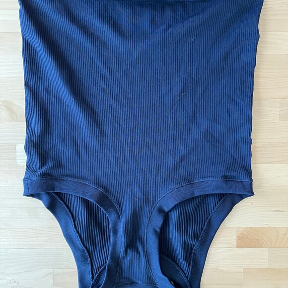 Athleta Navy Blue Ribbed Tank - Picture 2 of 2